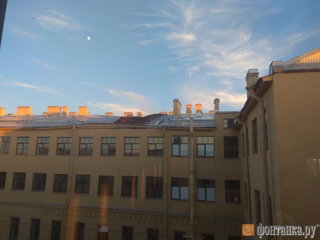 俄圣彼得堡一大学教学楼二至五层坍塌，或有人被埋